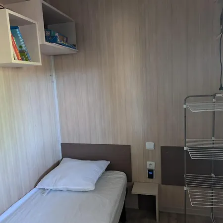 Mobil-home Moderne Dans La Nature D'auvergne - Fr-1-814-134 Chalet *