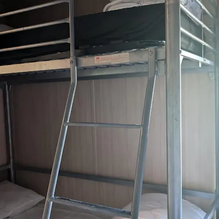 Mobil-home Moderne Dans La Nature D'auvergne - Fr-1-814-134 * Egliseneuve-d'Entraigues